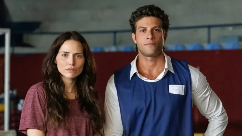 Chay Suede vira rosto recorrente dos mocinhos das nove na Globo