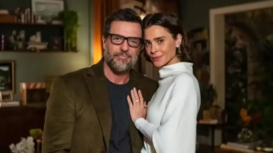 Rodrigo Lombardi e Carolina Dieckmann surgem em foto de 'A Viagem'