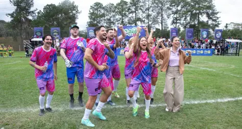 Programa Silvio Santos estreia 'Copinha SBT' com elenco do SBT