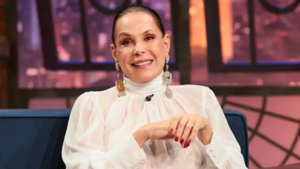 Carolina Ferraz descarta voltar às novelas após saída da Record