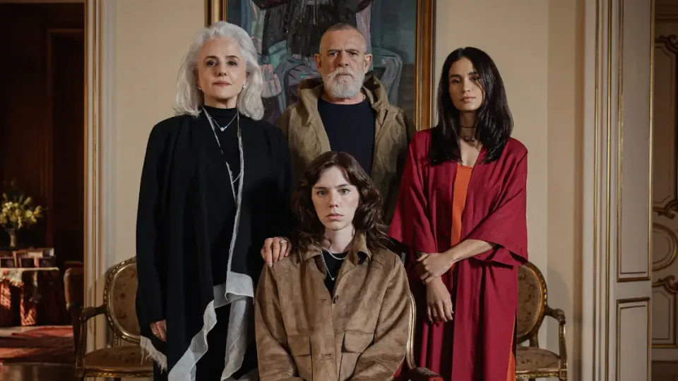 Netflix grava suspense familiar com Marieta Severo e Alice Wegmann