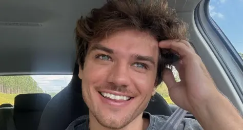 Enzo Ciolini estreia na Globo em flashbacks de "Por Você"