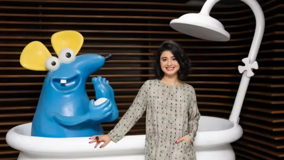 Laíze Câmara assume Vitrine em nova fase sobre mídia e tecnologia