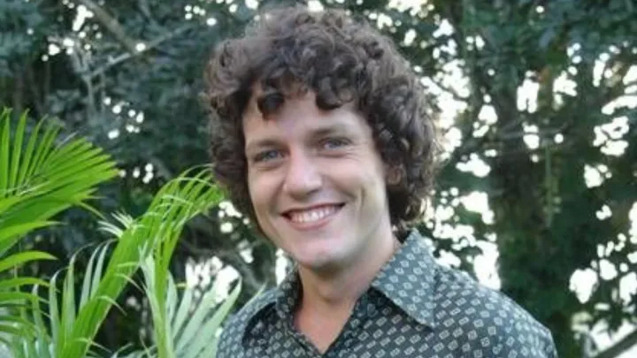 Edward Boggiss, de Sandy & Júnior e Malhação, morre aos 49 anos