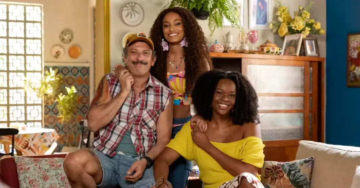 Juarez (Milhem Cortaz), Dalila (Lívia Silva) e Iara (Noemia Oliveira)