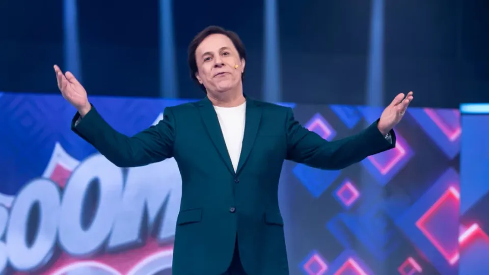 Record busca novo game show para Tom Cavalcante nos domingos de 2027