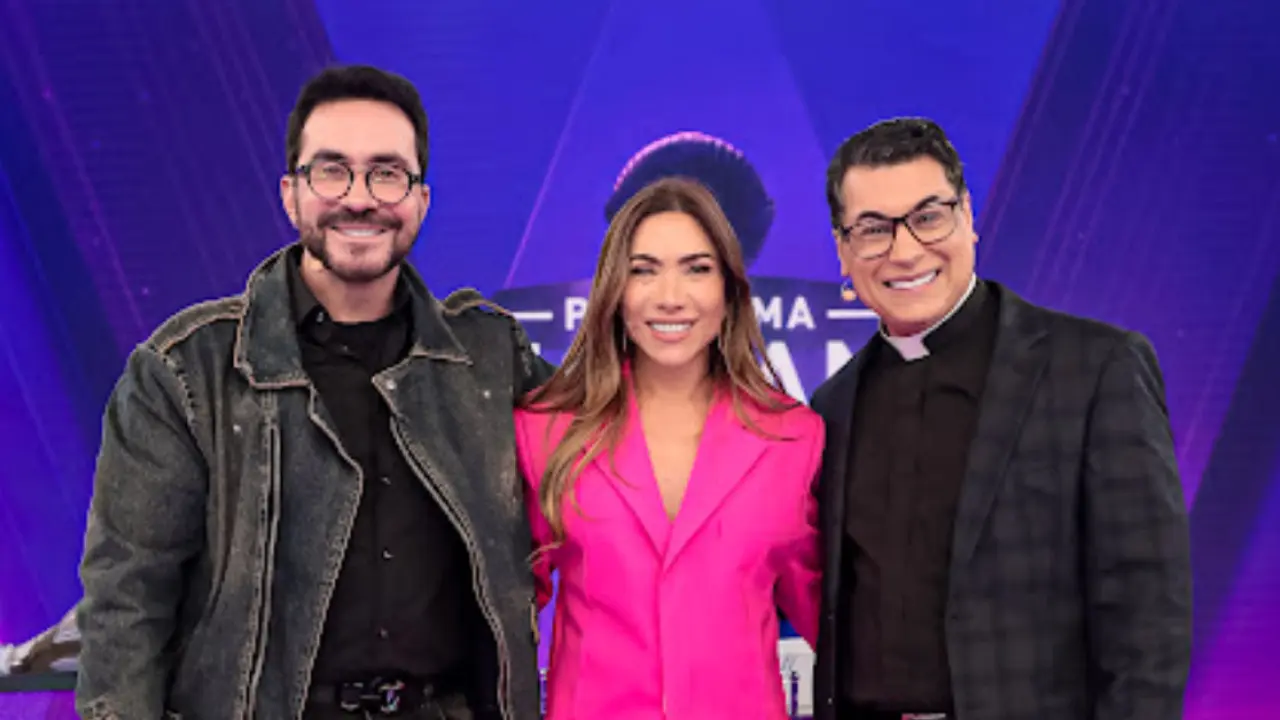 Programa Silvio Santos reúne dois padres no Jogo das 3 Pistas