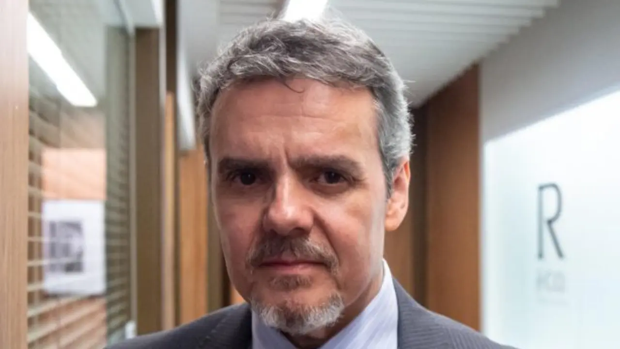 Cássio Gabus Mendes