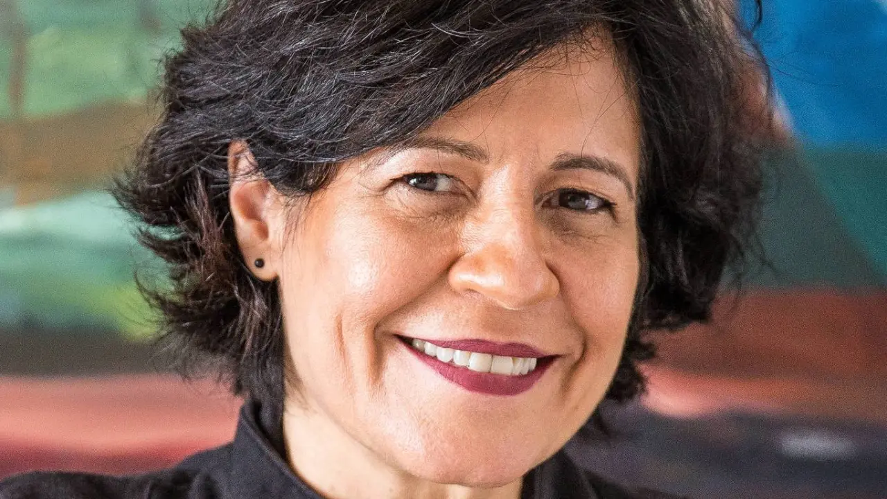 A autora Thelma Guedes