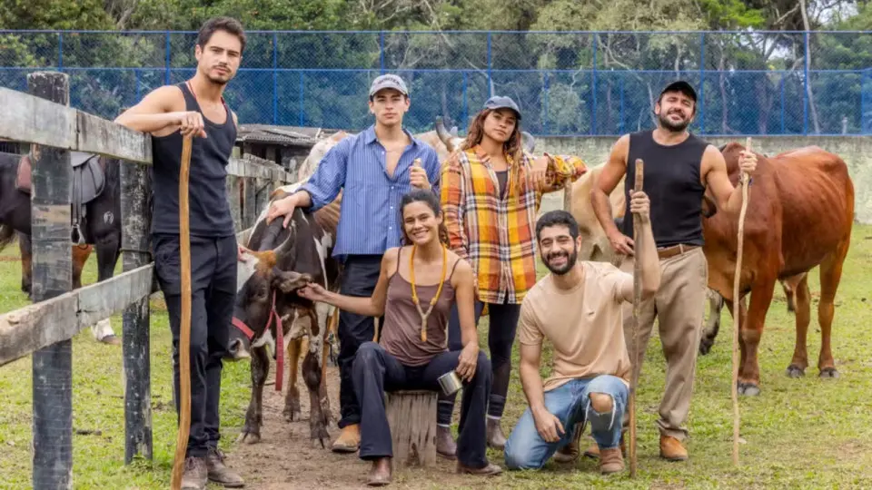 Elenco de Lá na Minha Terra aprende lida rural antes da estreia