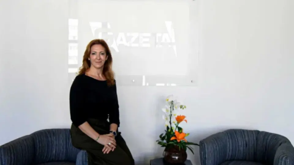 TV Gazeta anuncia saída de Juliana Algañaraz sob versões conflitantes