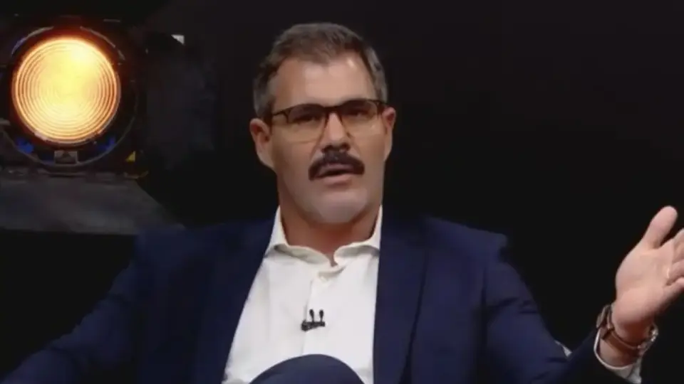 Juliano Cazarré defende O Farol e a Forja e reage a críticas de atores