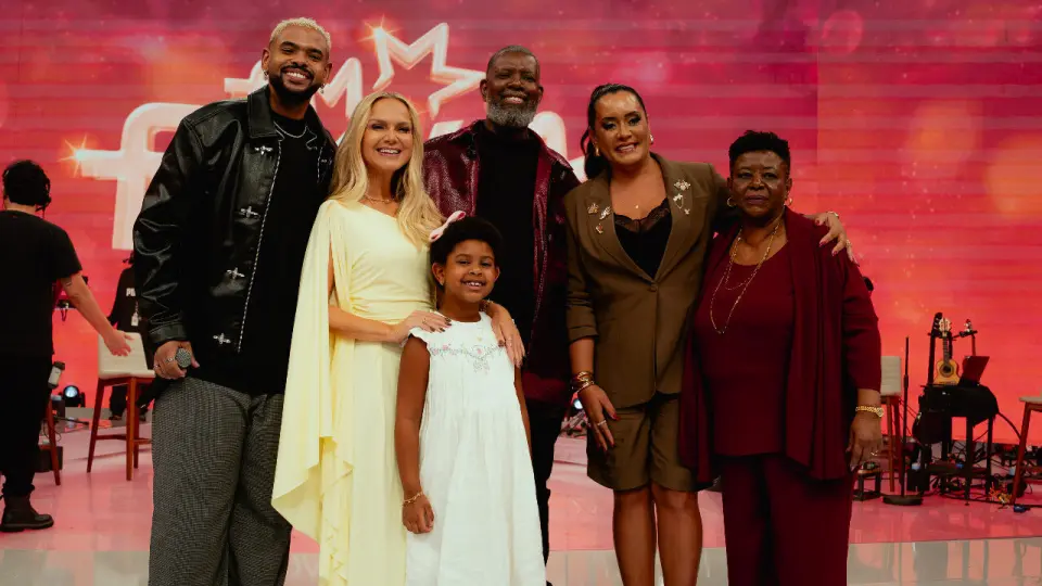 Em Família com Eliana recebe Péricles e Nicole Bahls neste domingo