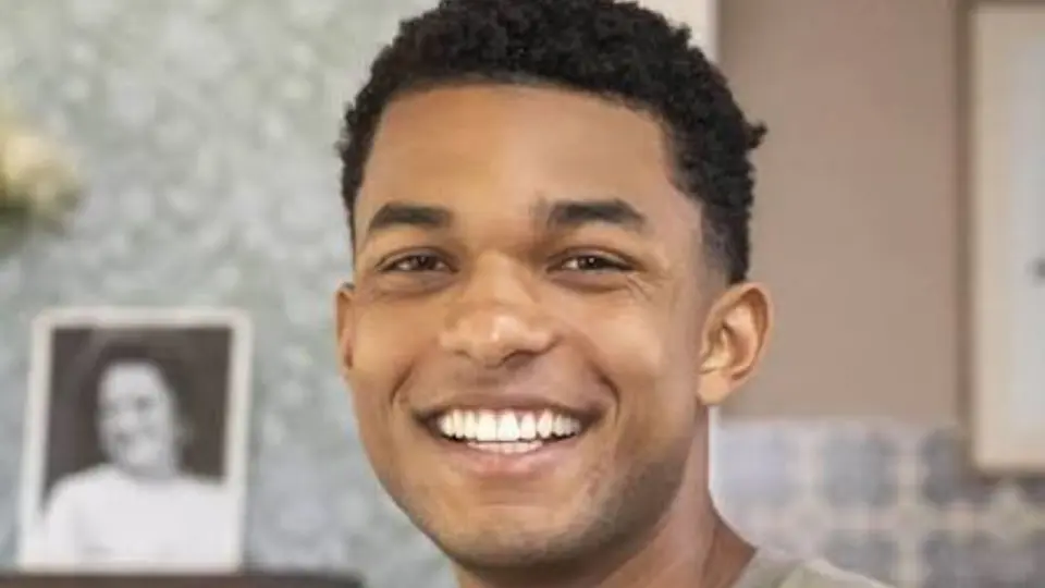 Paraíso Perdido: Juan Paiva vive mocinho que aceita casamento por dinheiro