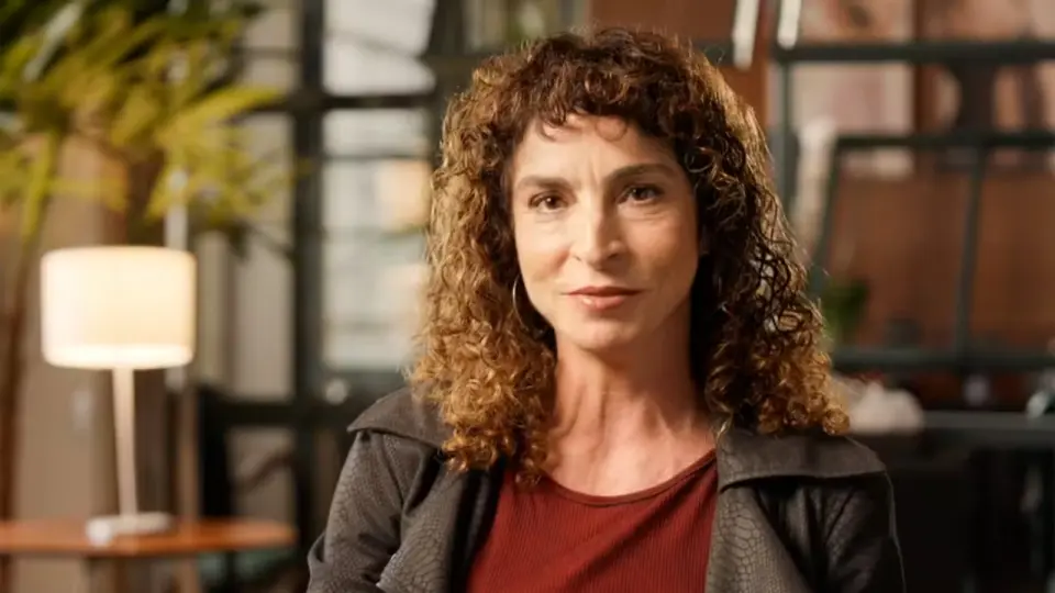 Rosane Svartman desenvolve projeto de novela para o horário das 21h