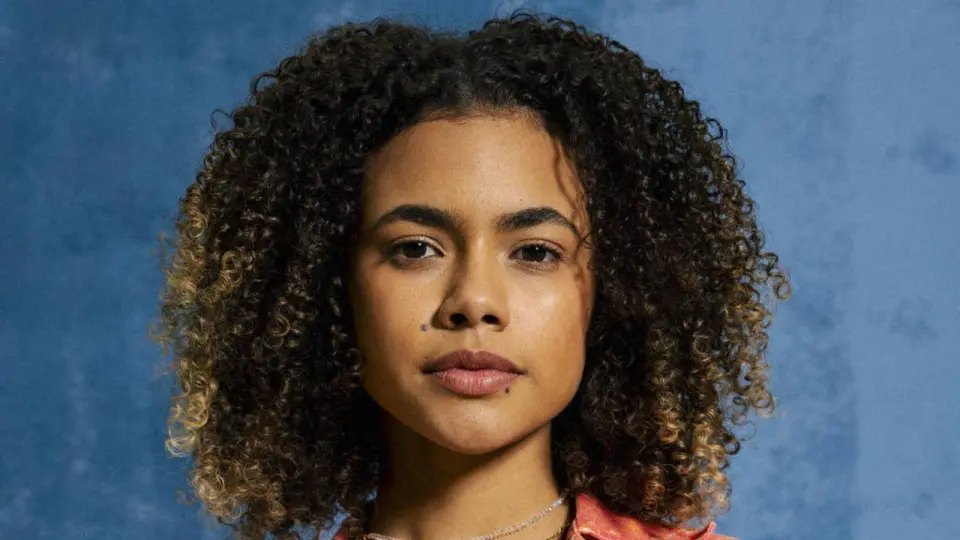 Alana Cabral é cotada para viver filha de criação de Marina Ruy Barbosa em novela