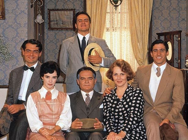 O elenco da novela Éramos Seis, produzida em 1994.