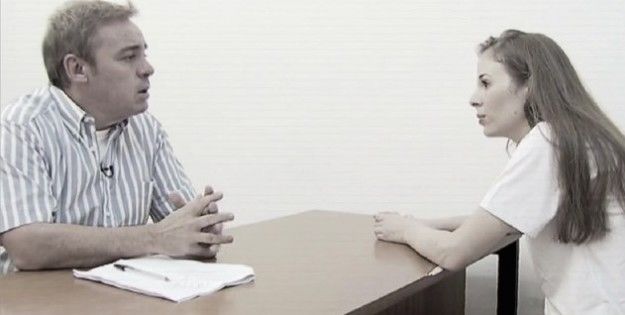 Gugu entrevistando Suzane Richthofen. Foto: Divulgação/Record