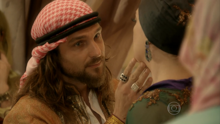 Igor Rickli em cena com Claudia Raia em Alto Astral (Foto: Reprodução/TV Globo)