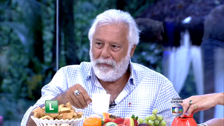 Antonio Fagundes tomando café da manhã no Mais Você (Foto: Reprodução/TV Globo)