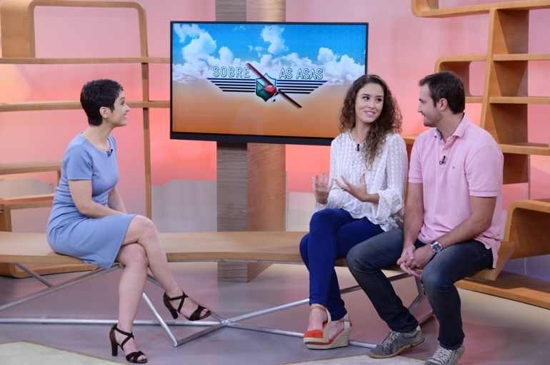 Max Fercondini e Amanda Richter conversam com Sandra Annenberg (Foto: Zé Paulo Cardeal/TV Globo)