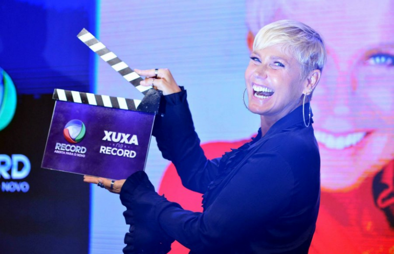 uxa durante sua apresentação na Record (Foto: Eduardo Enomoto/TV Record)