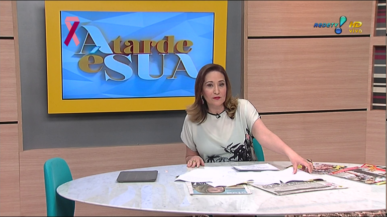 Sônia Abrão continua exclusiva da RedeTV! (Foto: Reprodução/RedeTV!)