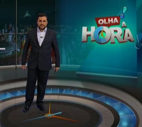 Fabio Barreto apresenta o Olha a Hora. Foto: Reprodução/RedeTV