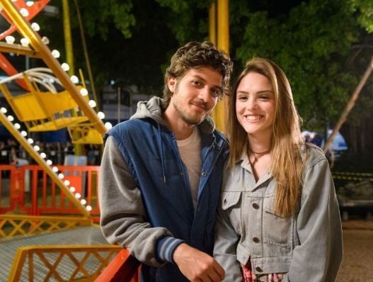 Pedro (Chay Suede) e Helô (Isabelle Drummond). Foto: Globo