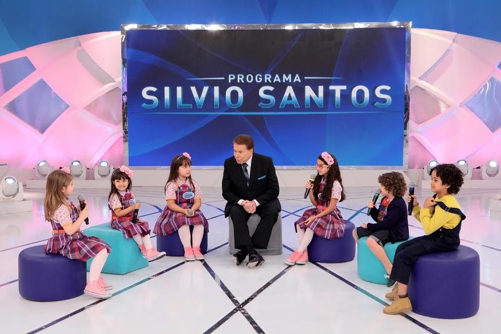Programa Silvio Santos com Patricia Abravanel tem embate imperdível entre  Lucas Guimarães e Carlinhos Maia no “Jogo das 3 Pistas” - Bastidores - O  Planeta TV