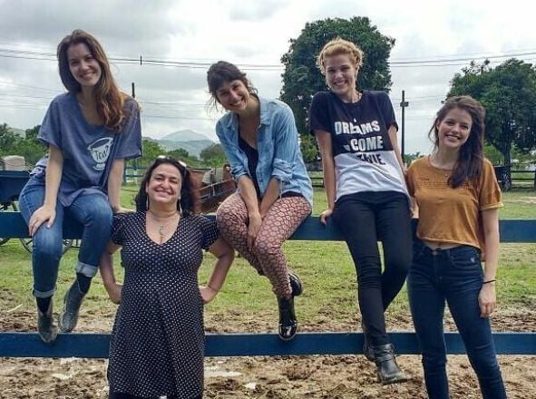 Elenco de Orgulho e Paixão aprendem a domar cavalos ...