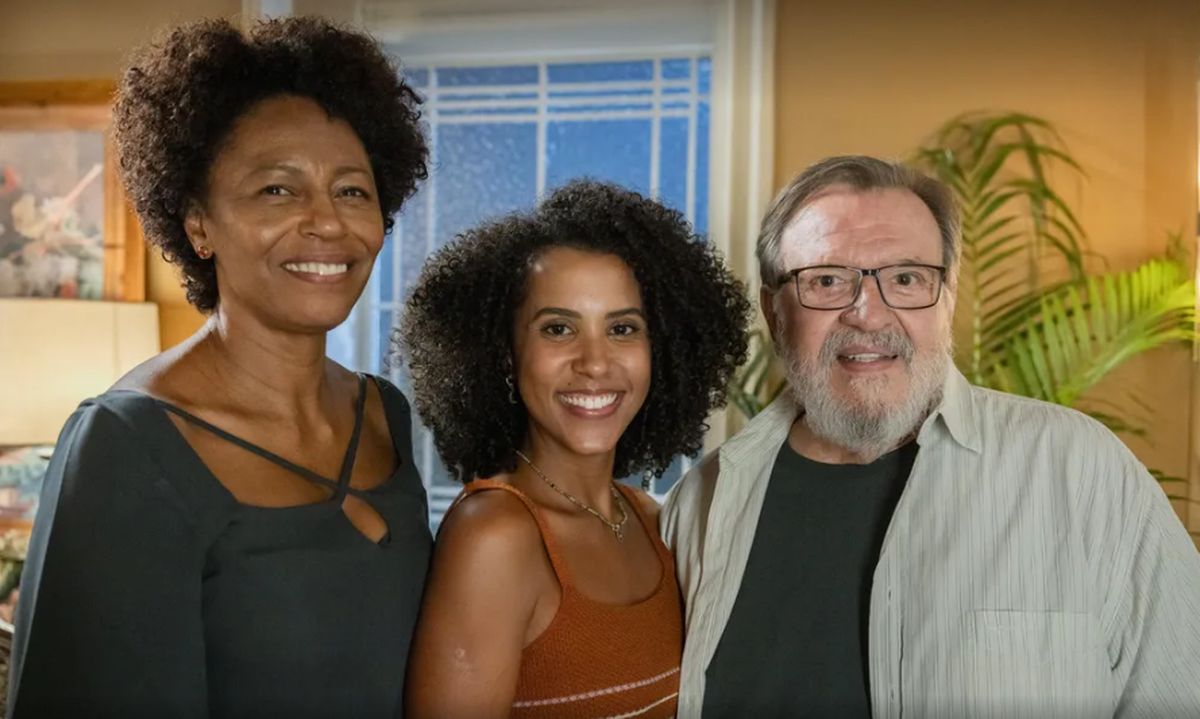 Eunice (Edvana Carvalho), Fernanda (Ramille) e Bartolomeu (Luís Melo). Foto: Globo/ Fábio Rocha