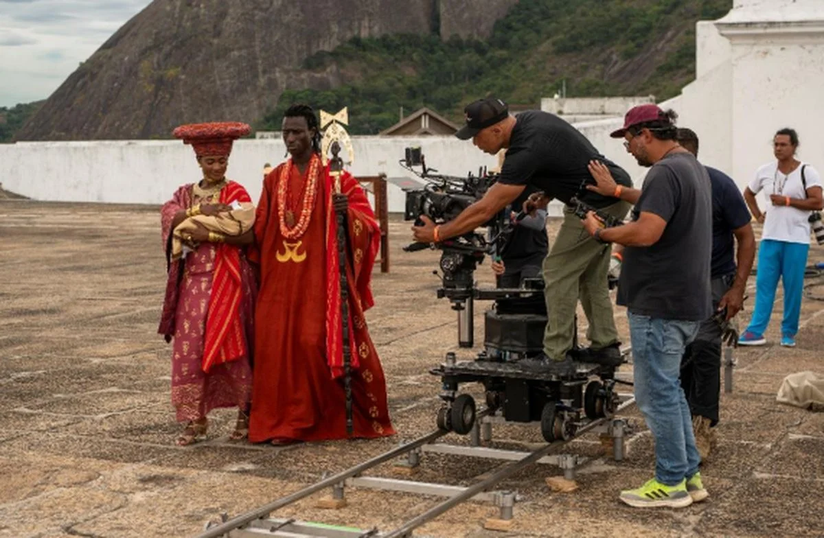 Gustavo Fernández, diretor artístico, conduz as gravações em Niterói. Crédito: Globo/Estevam Avellar