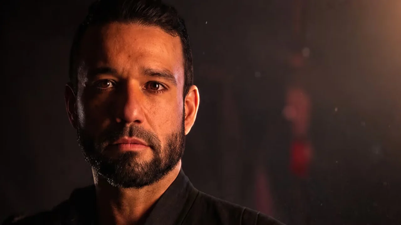 Sergio Marone interpreta Amit na série Amor em Ruínas