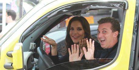 Ivete Sangalo grava o "Vou de Táxi" com Luciano Huck