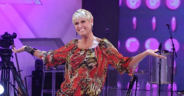 Globo pede que Xuxa use menos roupa no palco