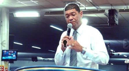 TV Aberta: Pastor da Igreja Mundial compra a CNT